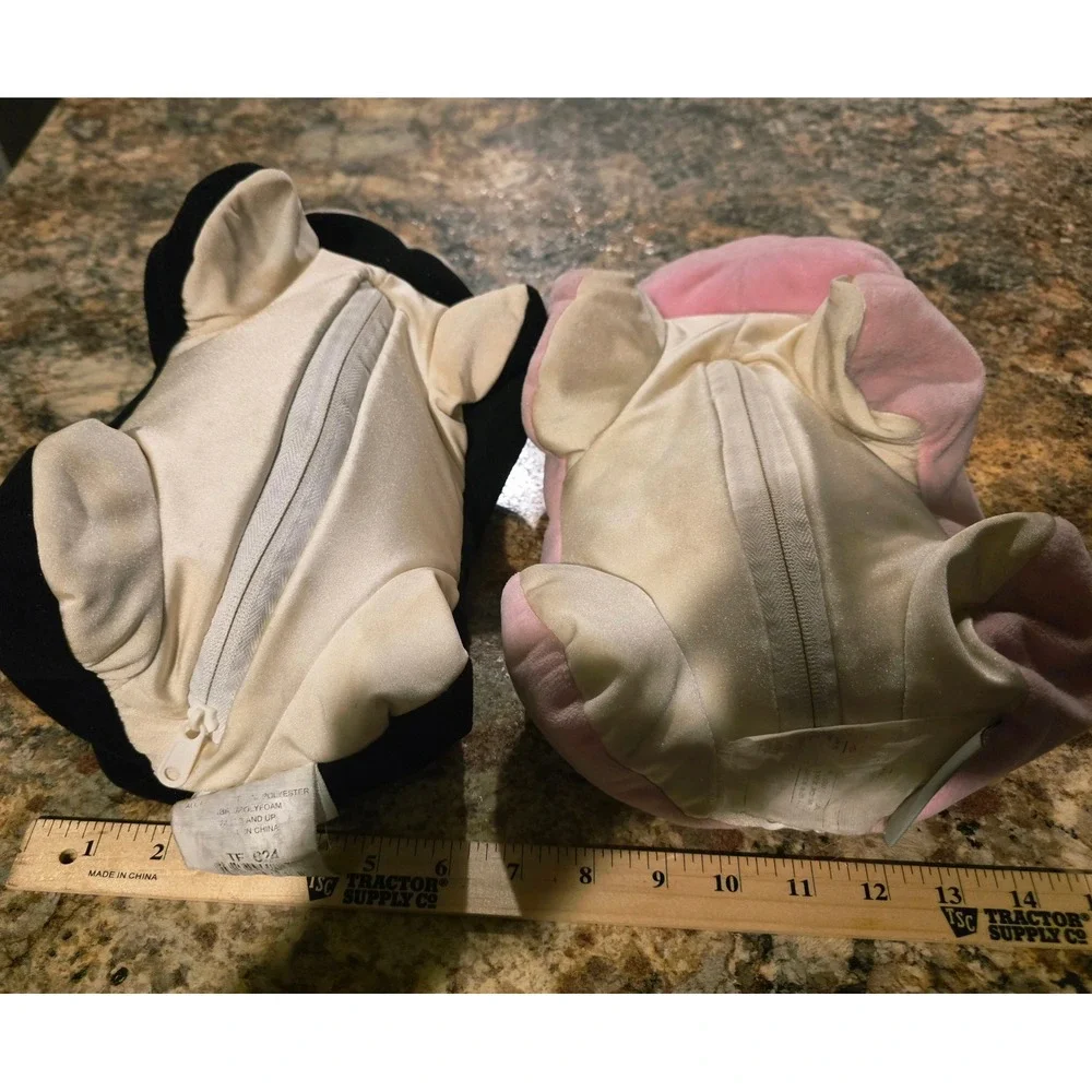 Necknapperz convertible plush